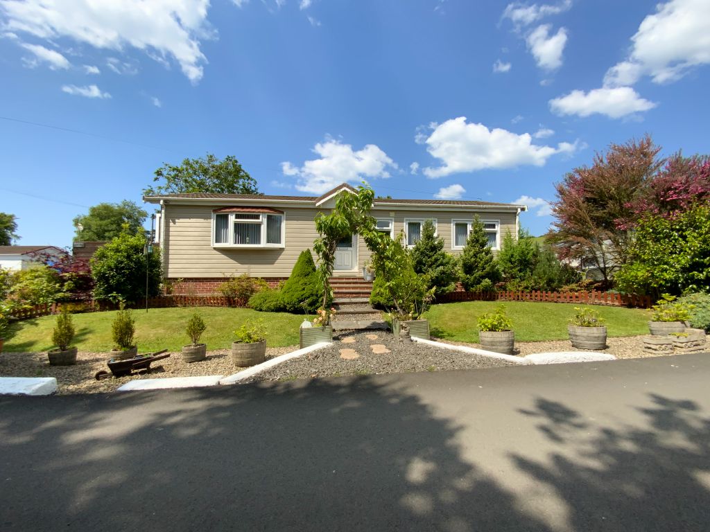 Property photo 1 of 32