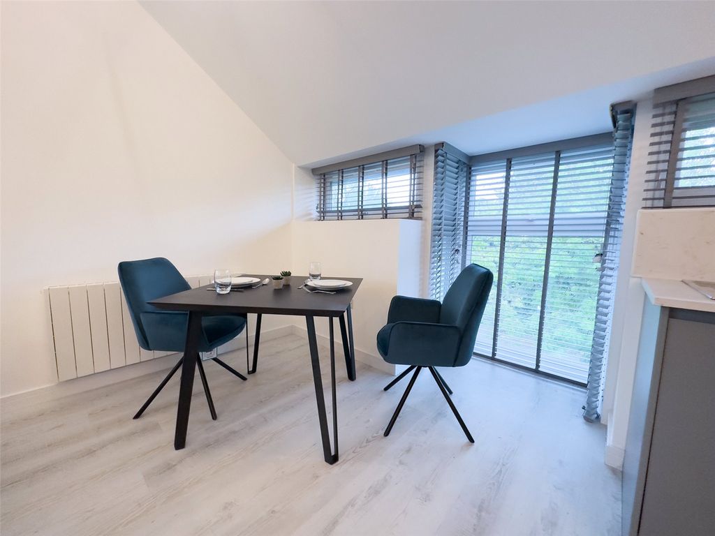 Property photo 3 of 13 Dining Area