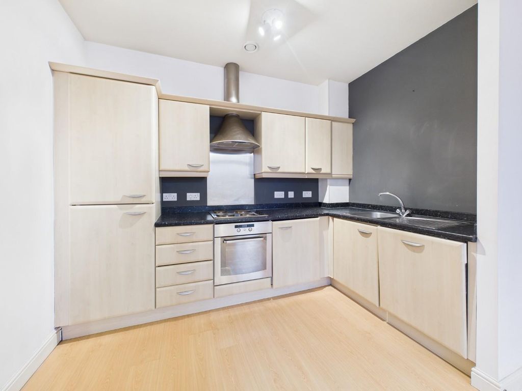 Property photo 2 of 7 Kitchen