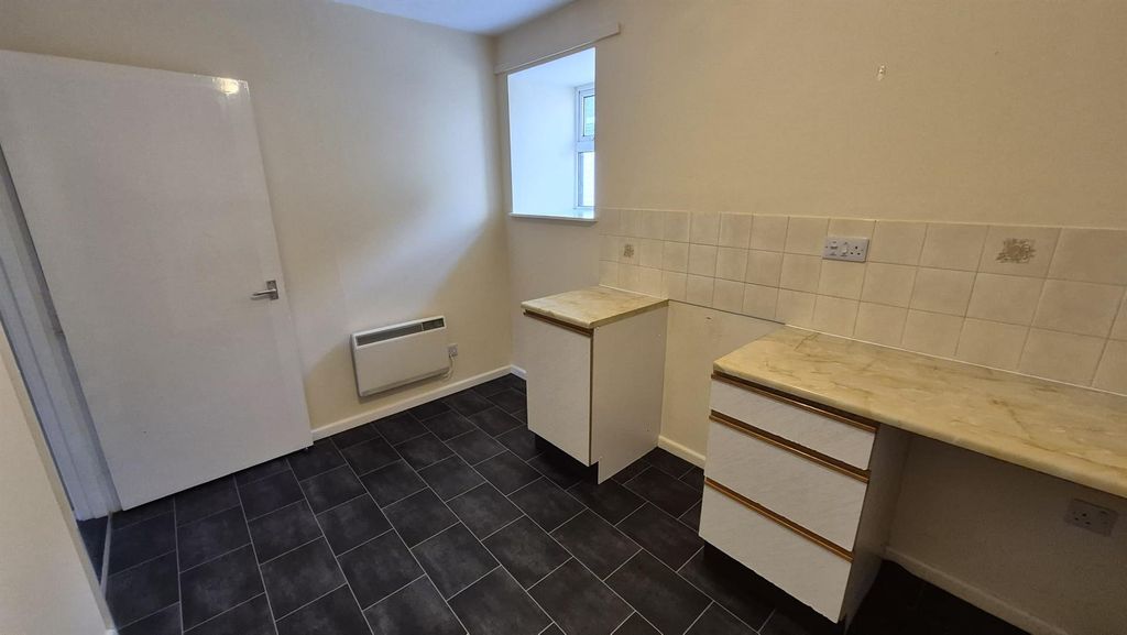 Property photo 3 of 11 F4-9Ms Kitchen 1.Jpeg