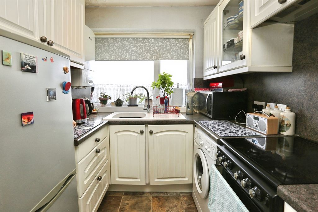 Property photo 3 of 13