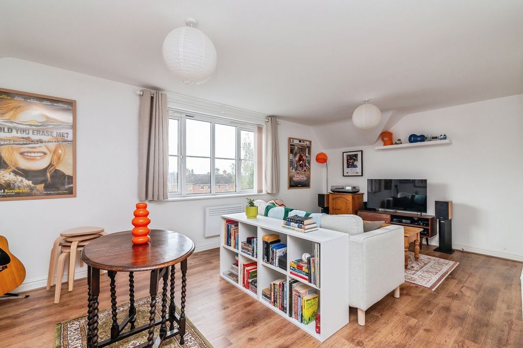 Property photo 3 of 15 Pbox-Img.Jpg
