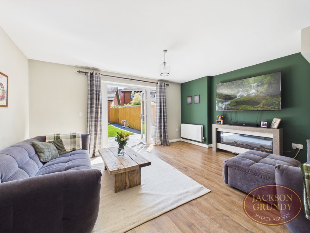 Property photo 2 of 17 Croxden Way