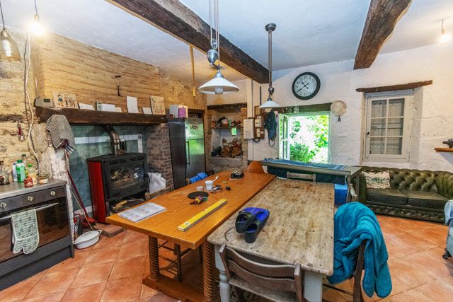 Property photo 3 of 16