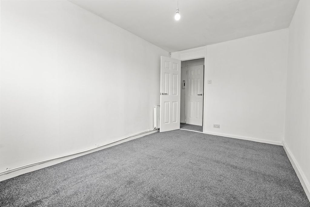 Additional image 14 of 2 bed flat for saleWallace Court, Grangemouth FK3