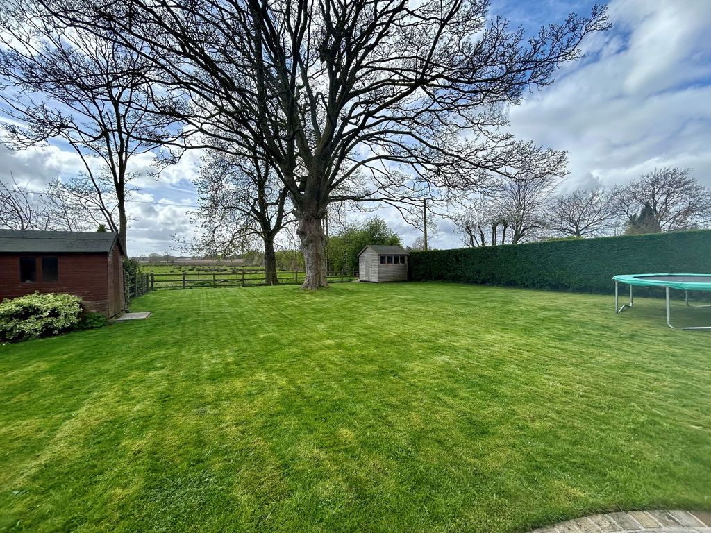 Property photo 3 of 39