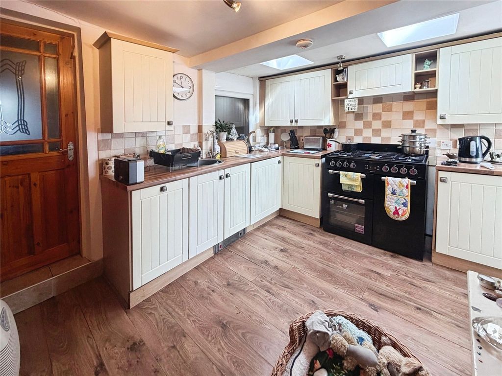Property photo 3 of 11 Picture No. 06