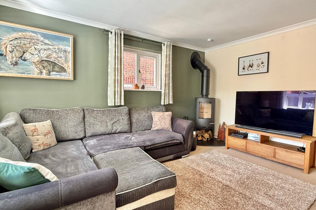 Property photo 3 of 18 Gallery