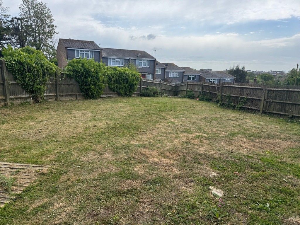 Property photo 2 of 32 Hay House Garden