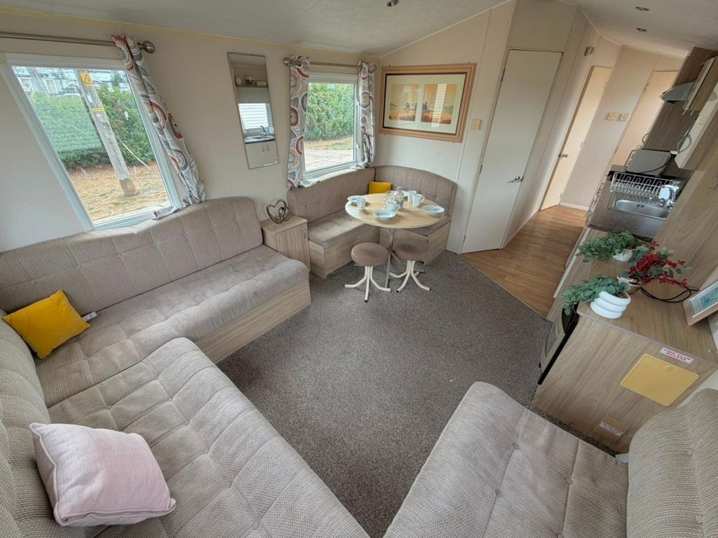 Property photo 3 of 8 Willerby Solar 2013 Car0028223 146048902.Jpeg