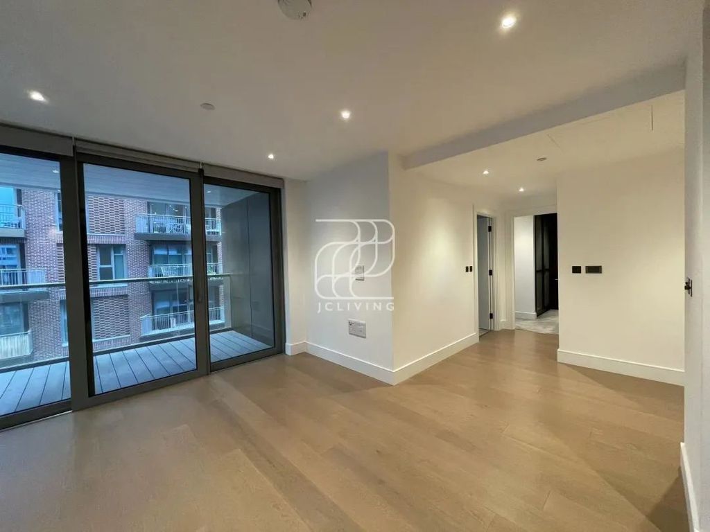 Property photo 2 of 8 Gallery