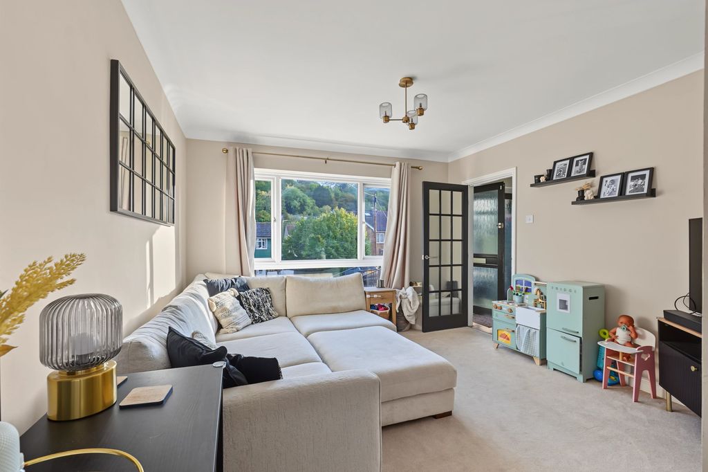 Property photo 2 of 17