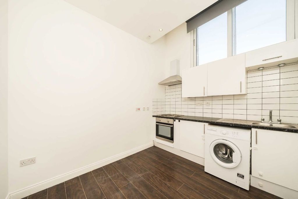 Property photo 3 of 4