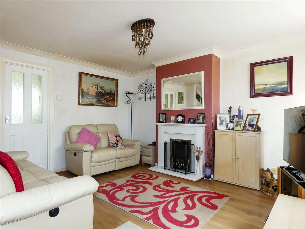 Property photo 2 of 15 Lounge