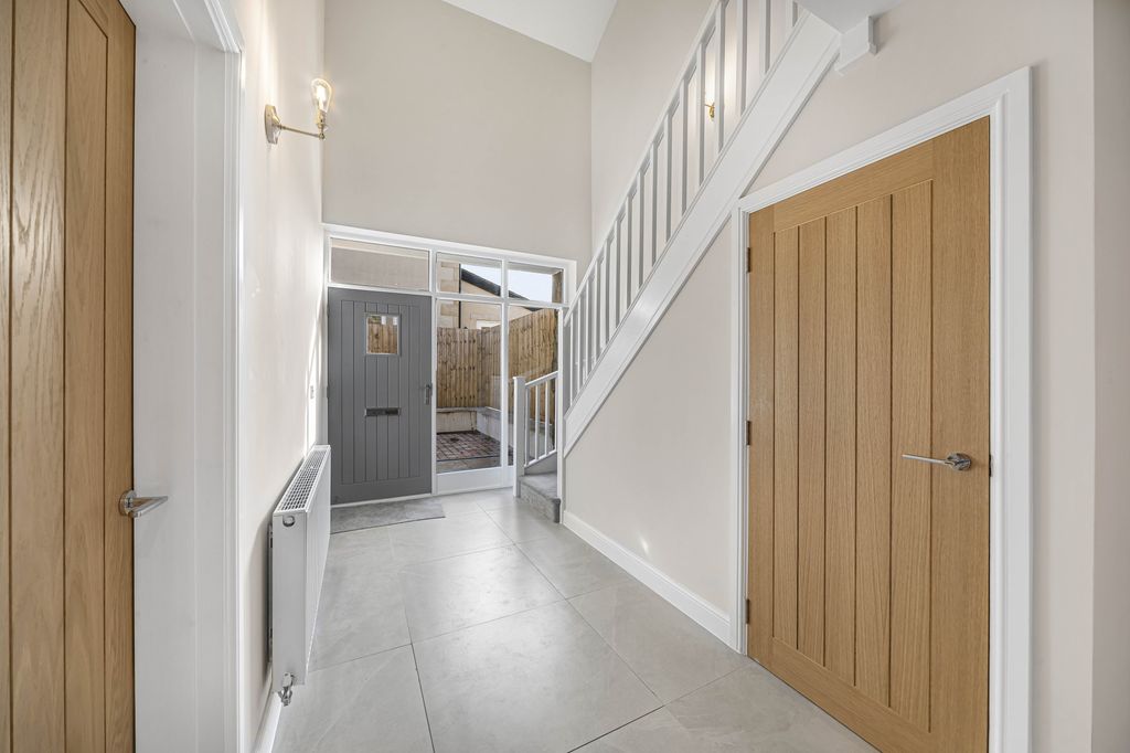 Property photo 3 of 29