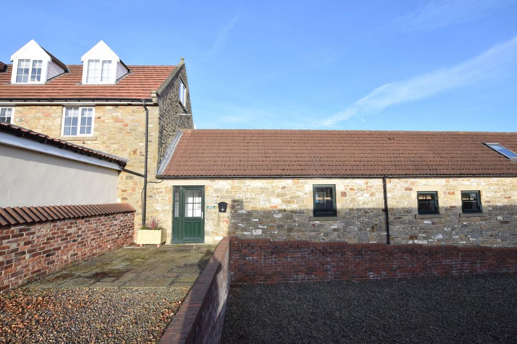 Property photo 3 of 10 External