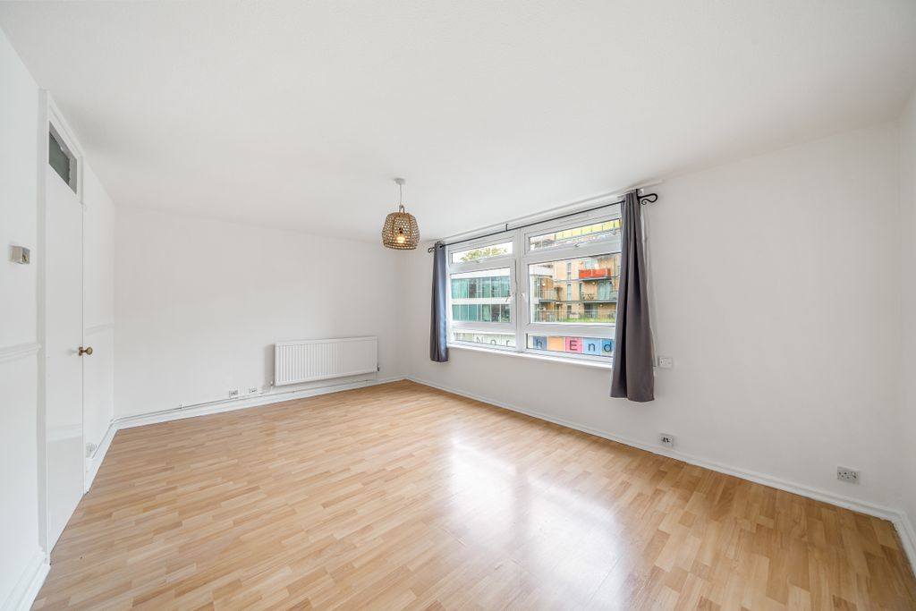 Property photo 1 of 7 8, 237 North End Rod, W14, Martin & Co, Web (6)