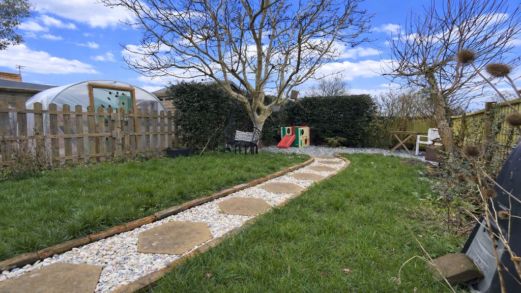 Property photo 2 of 16