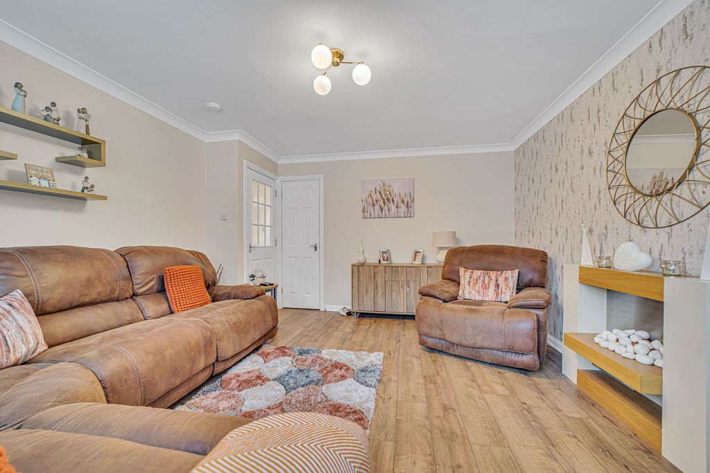 Property photo 3 of 20