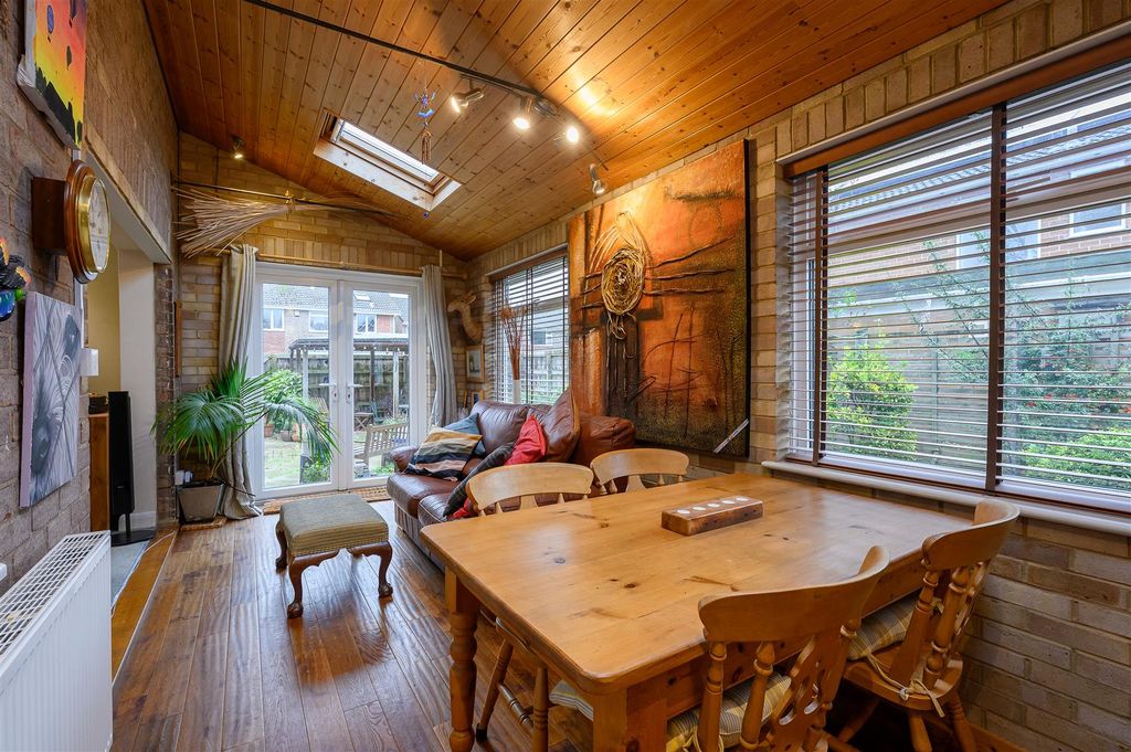 Property photo 3 of 29 Garden Room