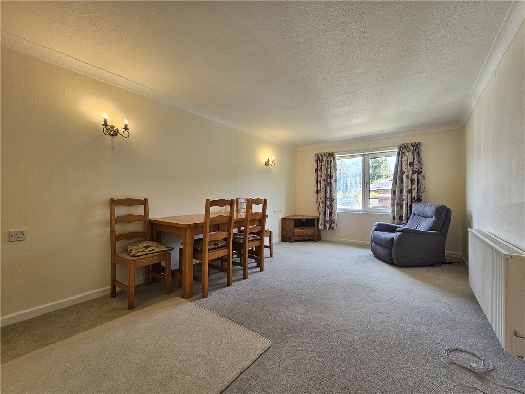 Property photo 2 of 8 Picture No. 15