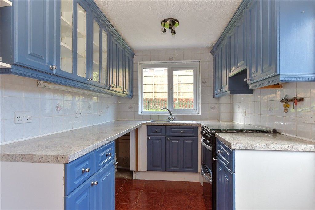 Property photo 2 of 8 Kitchen