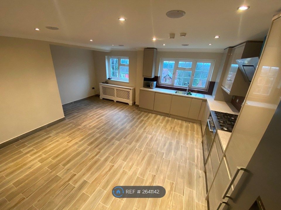 Property photo 3 of 22 Kitchen