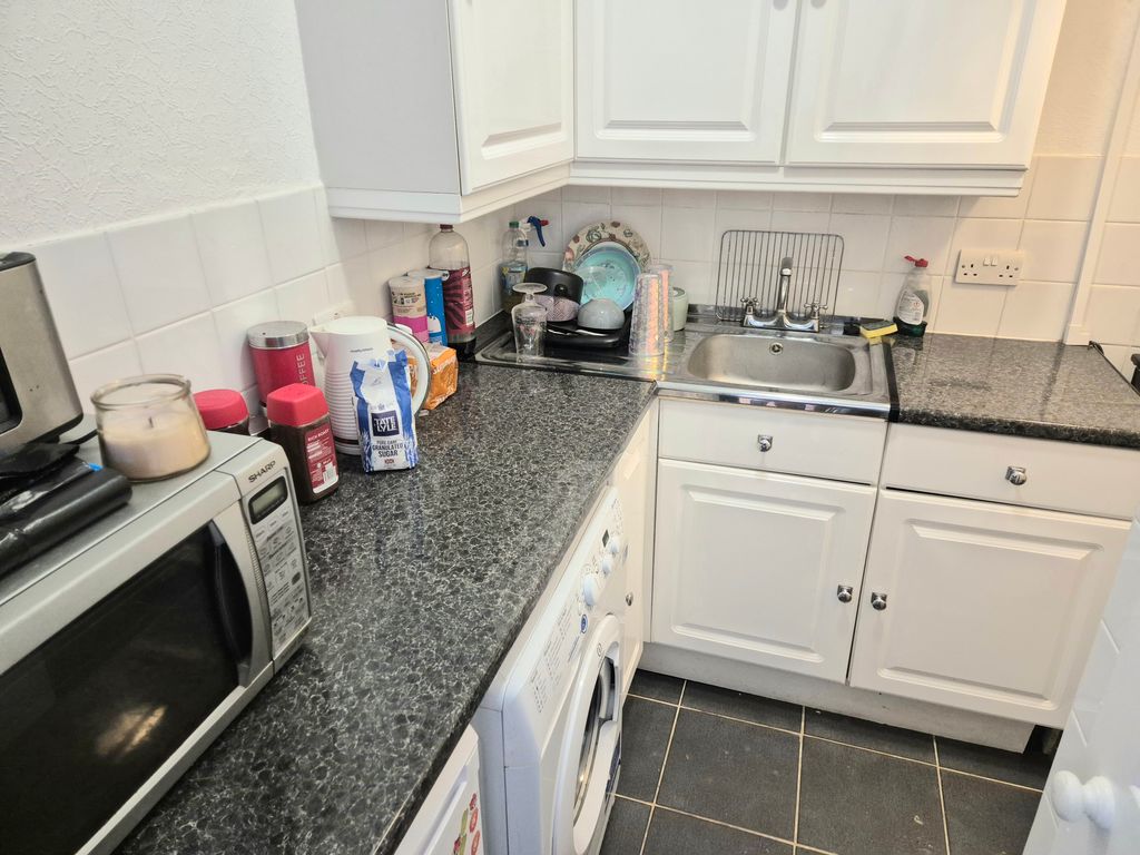 Property photo 3 of 8 Image