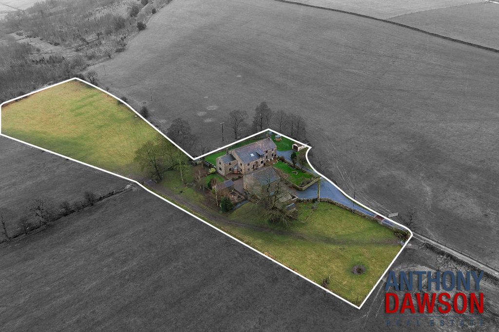 Property photo 2 of 26