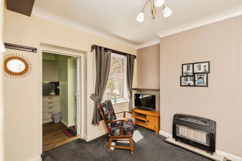 Property photo 2 of 16