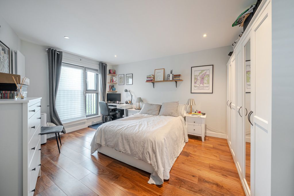 Property photo 3 of 19 1447121-20-69E643...