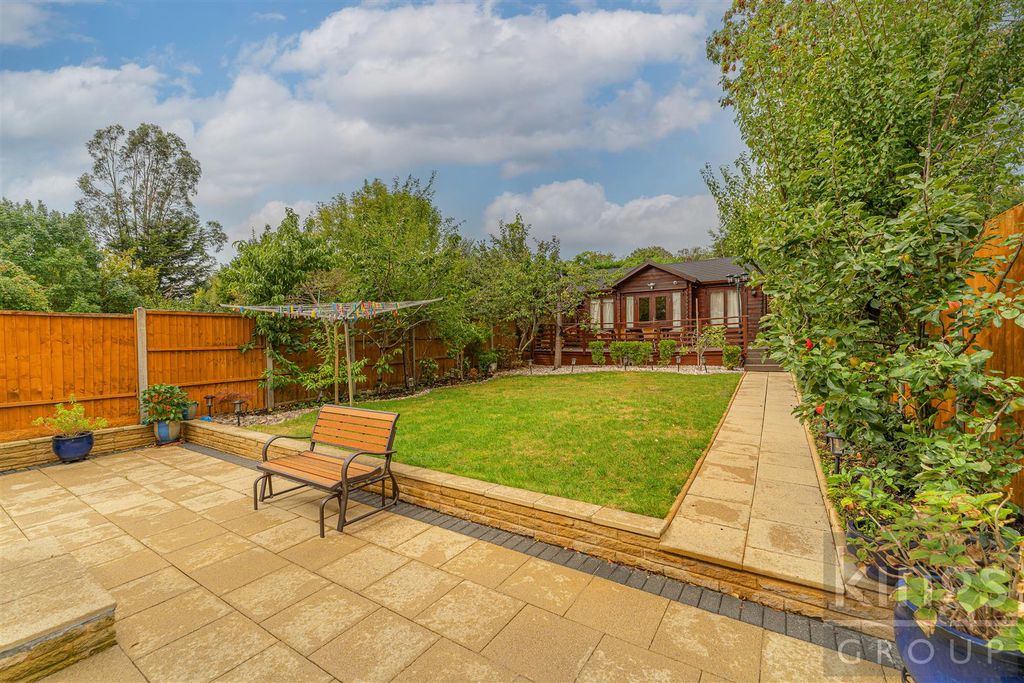 Property photo 2 of 24