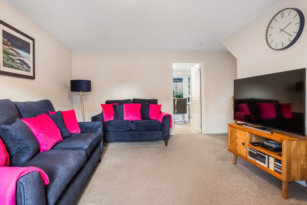 Property photo 3 of 34