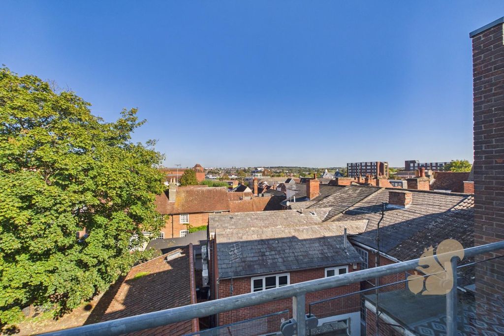 Property photo 2 of 15 Cam01659G0-Pr0603-Still006.Jpg