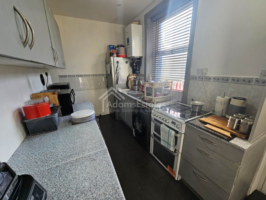 Property photo 2 of 17