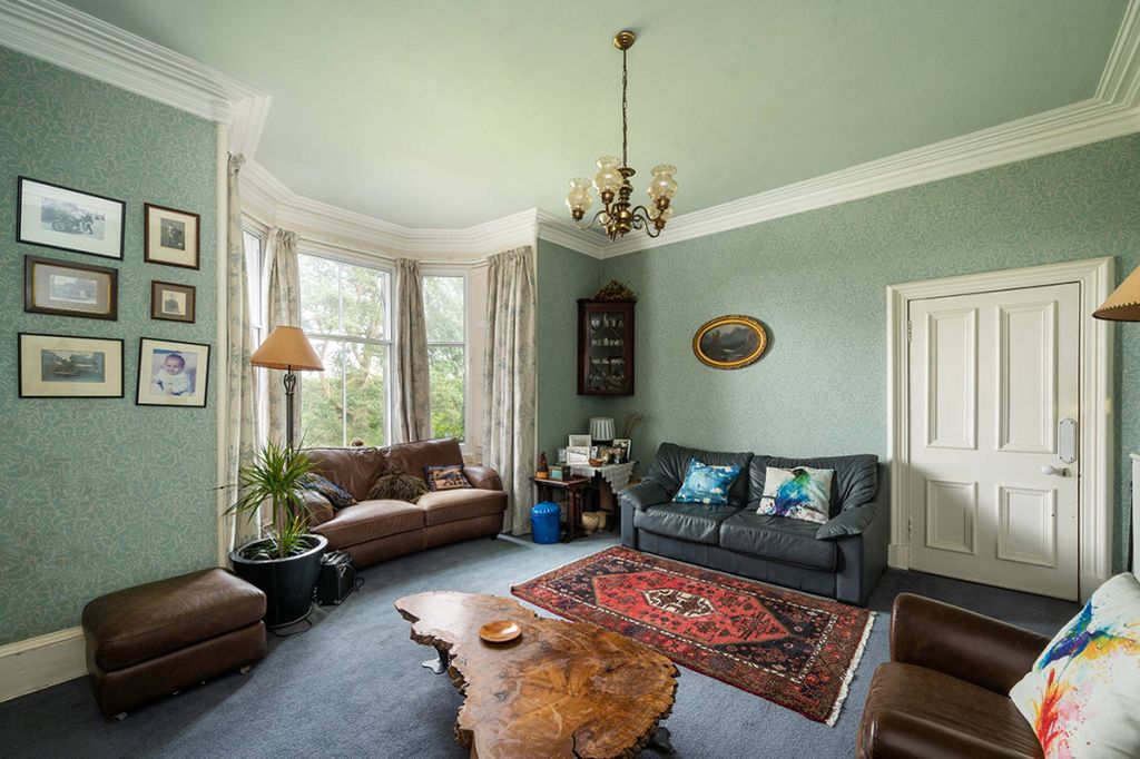 Property photo 3 of 40