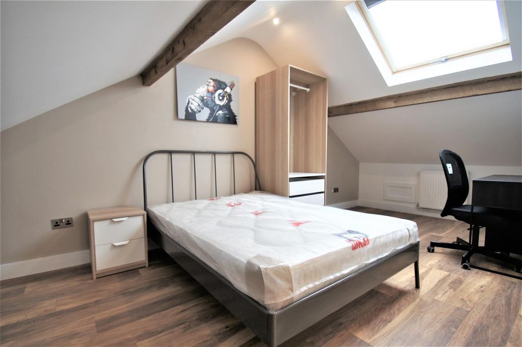 Property photo 3 of 44