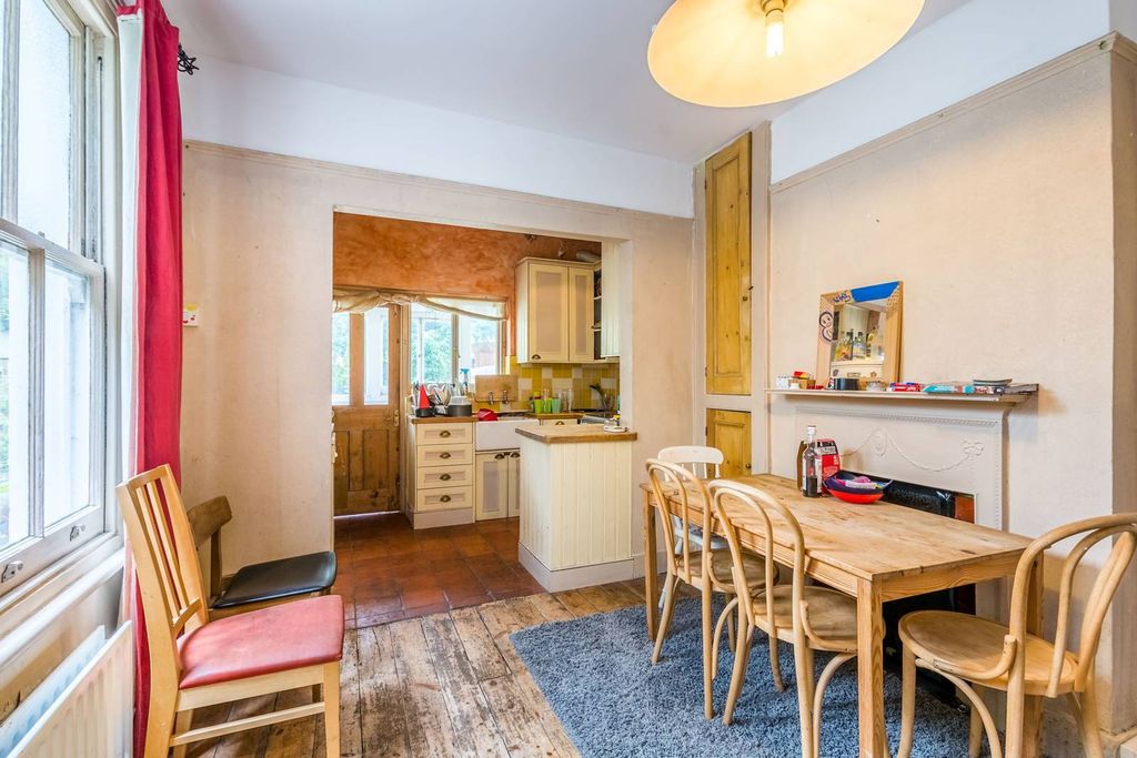 Property photo 1 of 5