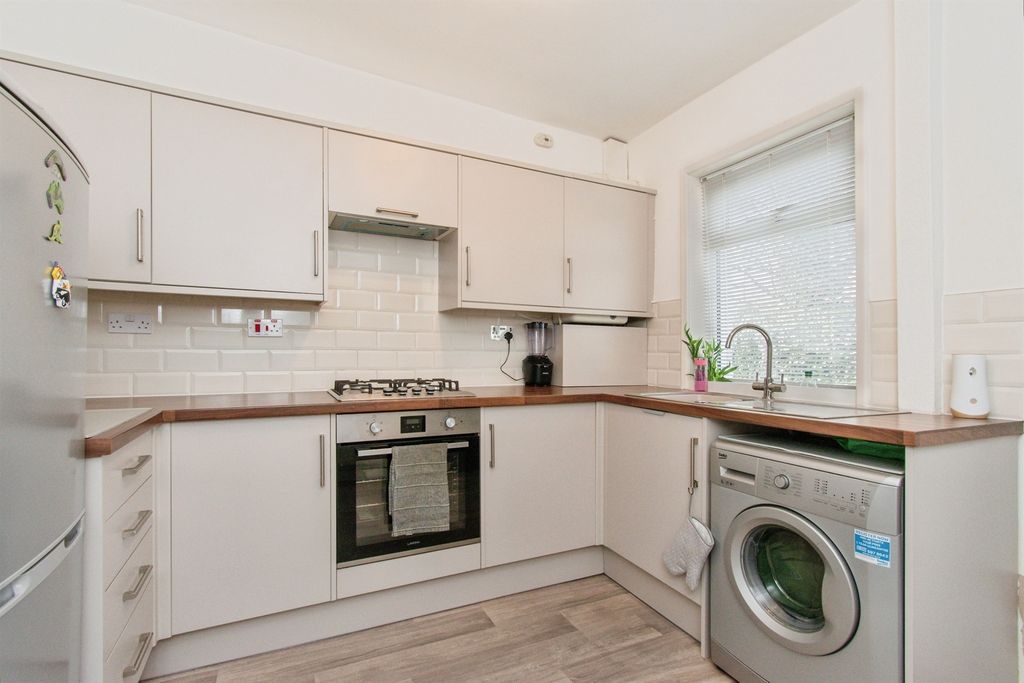 Property photo 3 of 11