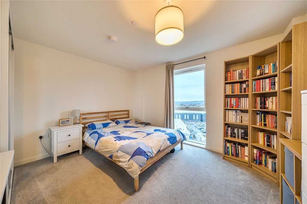 Property photo 3 of 17 Picture No. 04