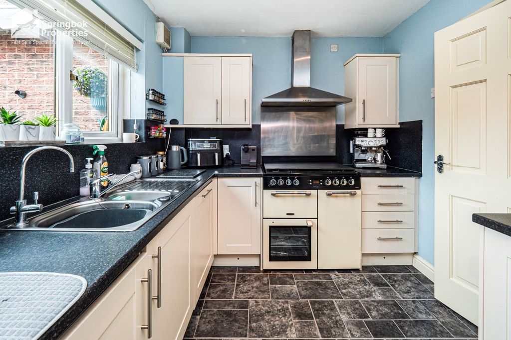 Property photo 3 of 11 Image 3