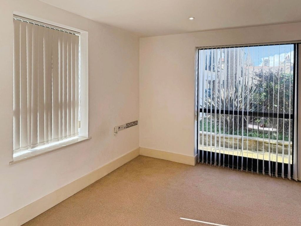 Property photo 2 of 8 Pbox-Img.Jpg