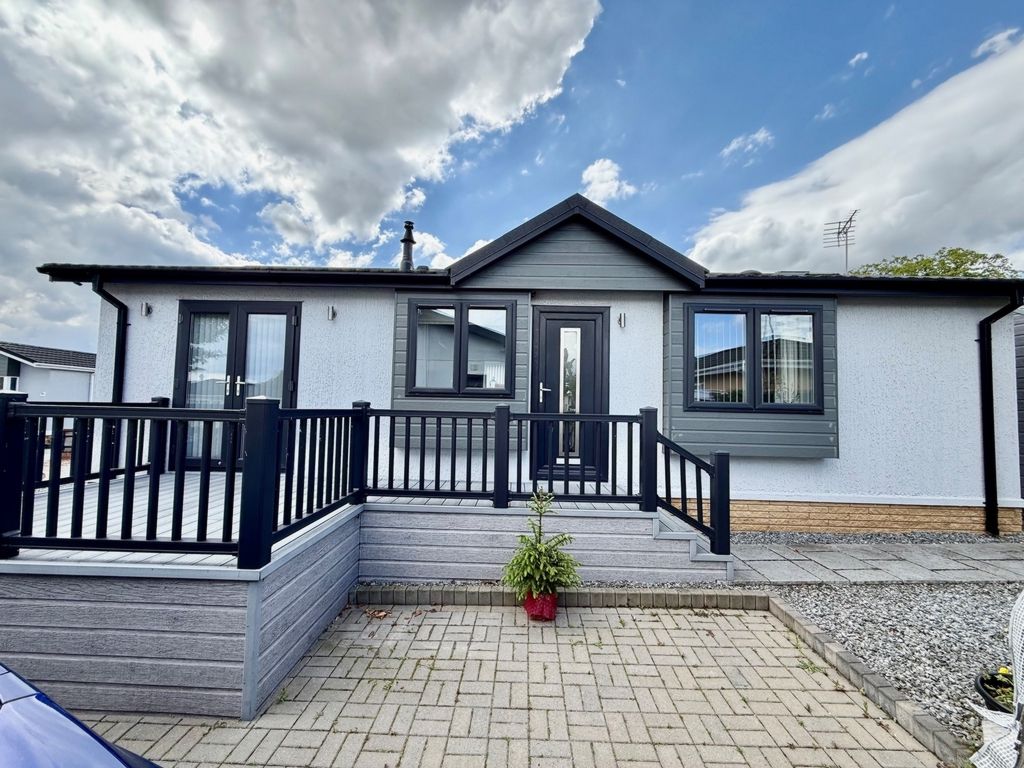 Property photo 1 of 14 Photo 9