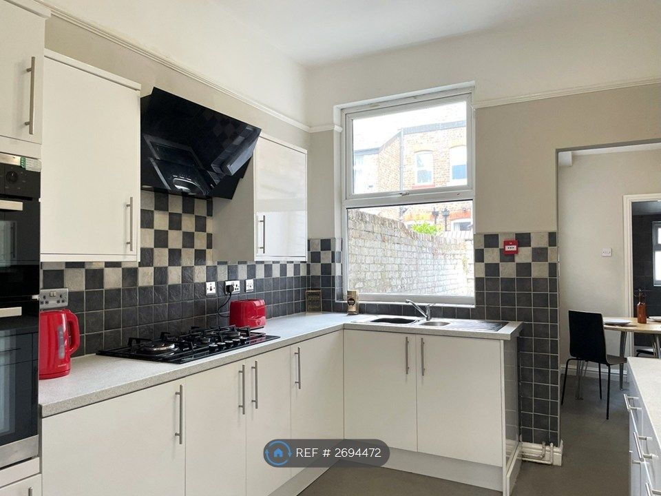 Property photo 2 of 17