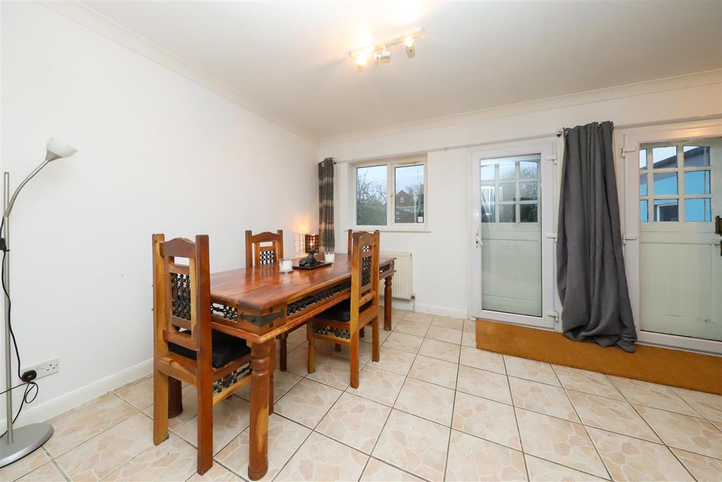 Property photo 3 of 15 Dining Room