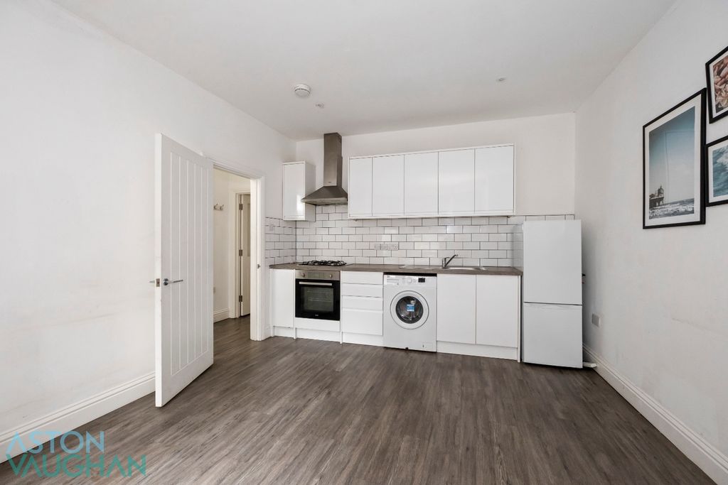 Property photo 3 of 12 4600922