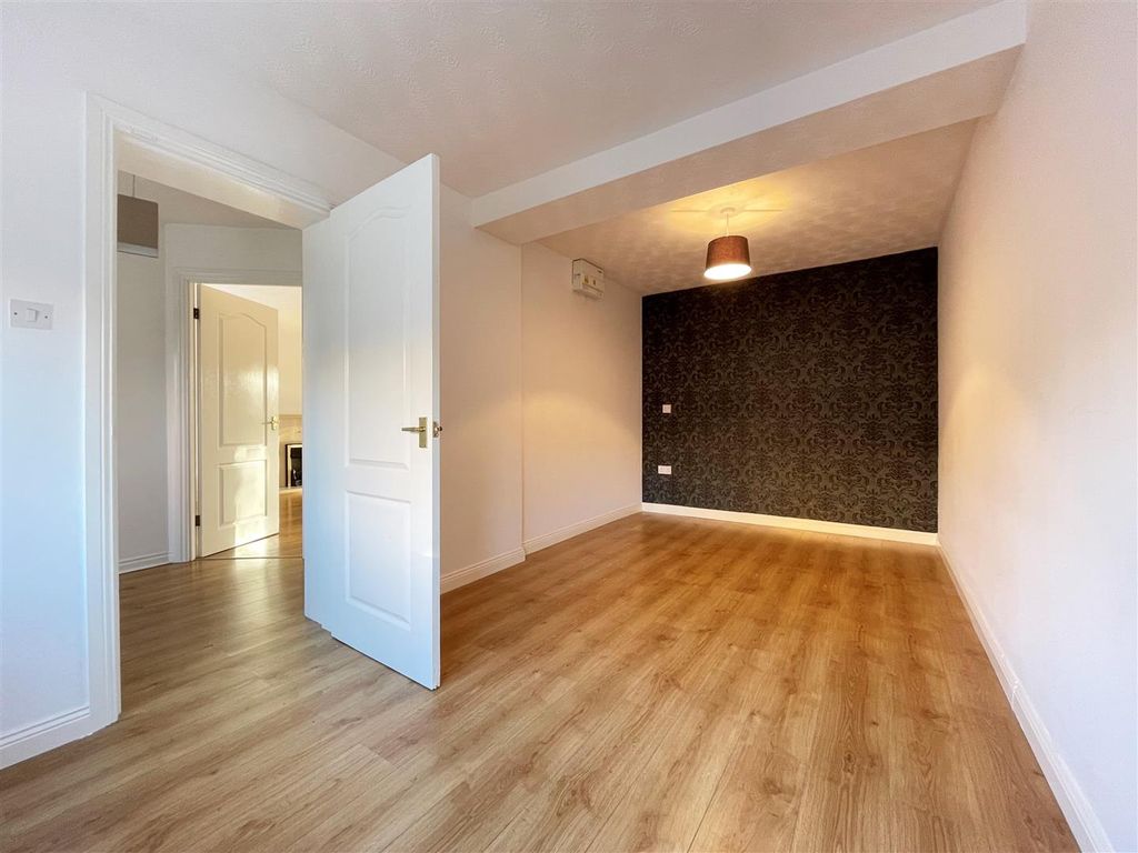 Property photo 3 of 18 Reception Room