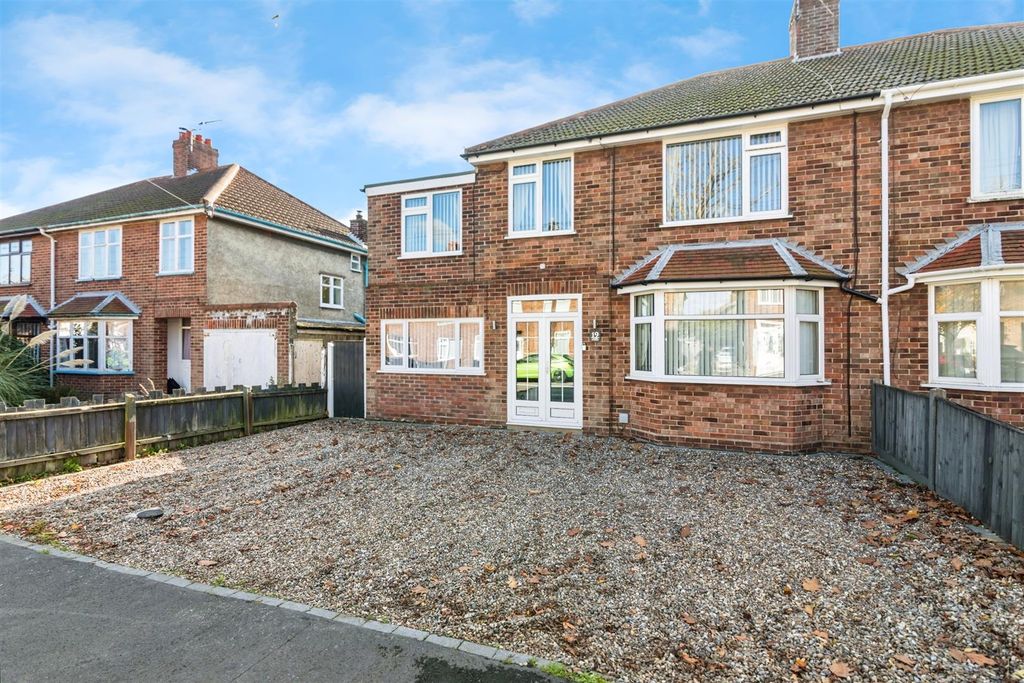 Property photo 1 of 20 Main Front.Jpg