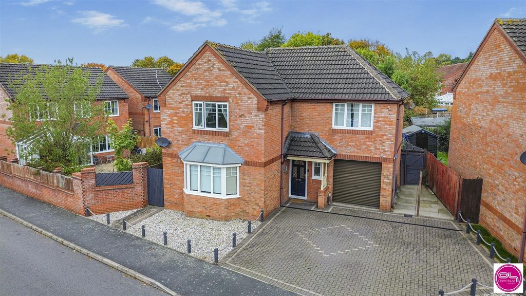 Property photo 1 of 37 Potters Croft, Swadlincote (1).Jpg