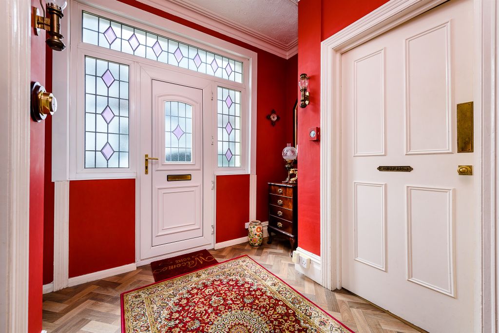 Property photo 2 of 20
